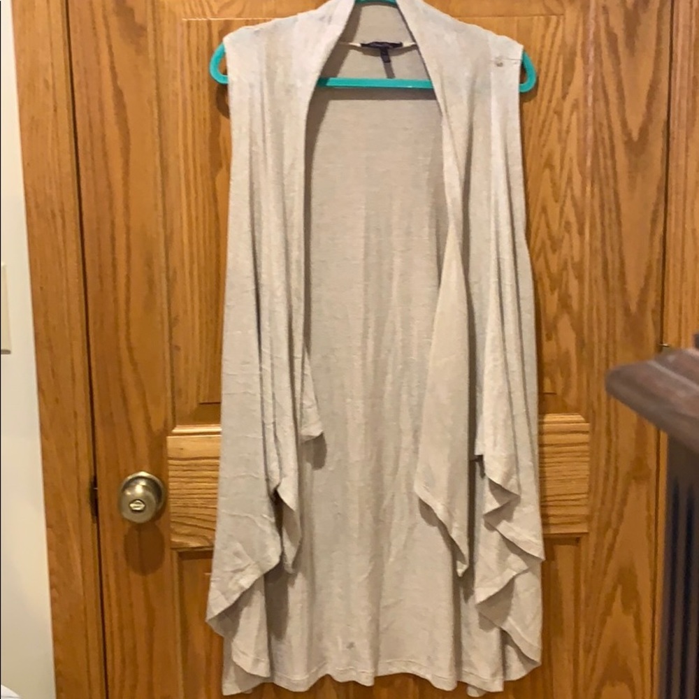 Sleeveless sweater soft